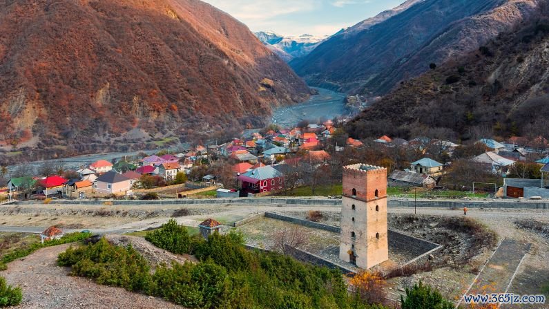 Ilisu is a historic town nestled in the foothills of the Caucasus Mountains. Pictured right is a historic defense tower.