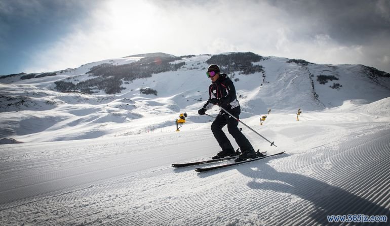 Shahdag Mountain Resort is Azerbaijan's premiere skiing destination. Visitors have 14 miles of pistes to choose from. 