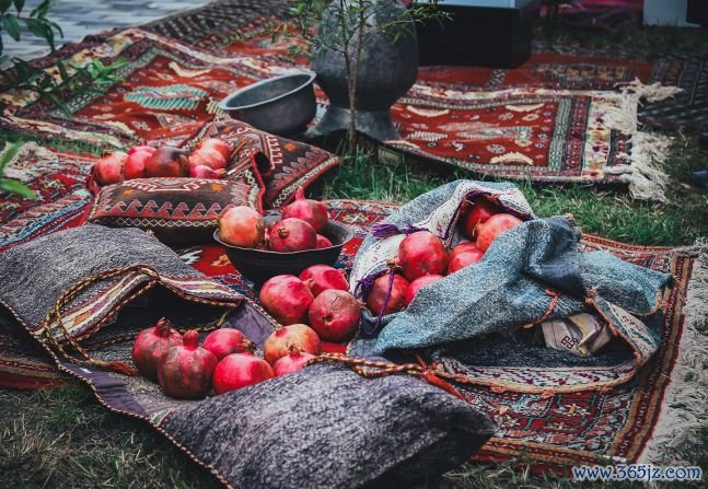 Pomegranates are considered the king of all fruits in Azerbaijan, and every October, they are celebrated with their own festival in the city of Goychay. 